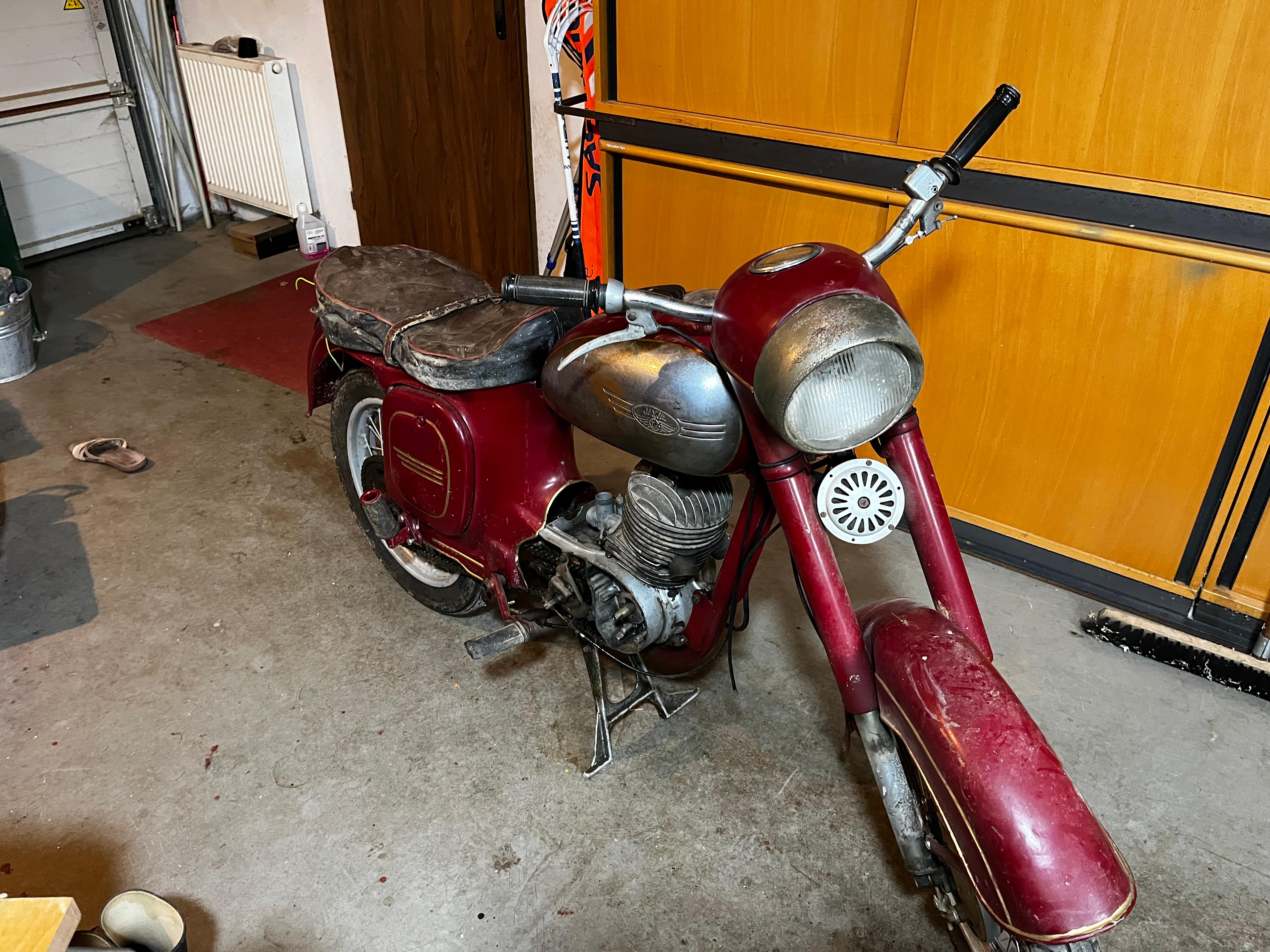 Jawa 175/356 restoration screenshot 3